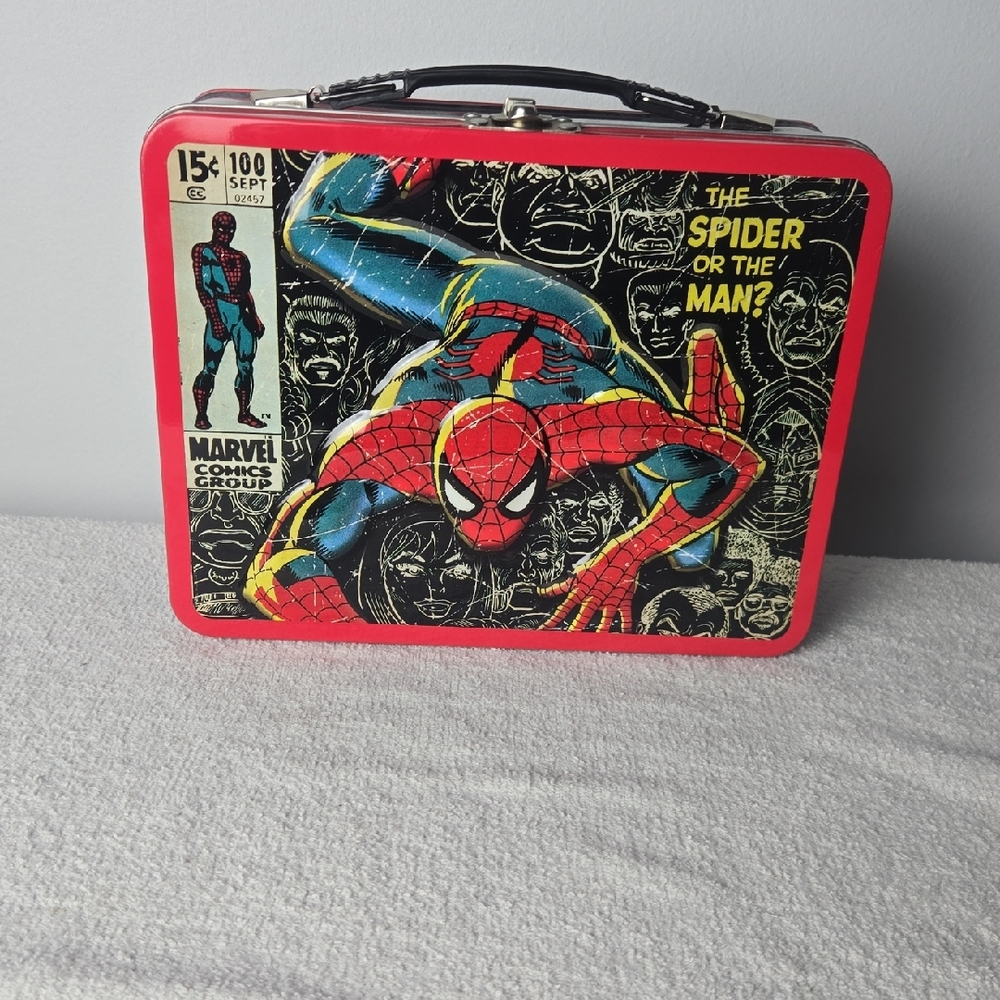 Marvel Spider-Man Retro Comic Lunchbox - Red and Blue